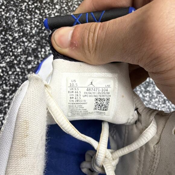 Athletic_Shoes